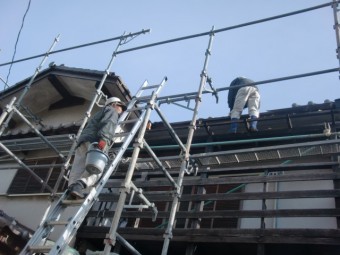 街の屋根やさん和歌山店の工事