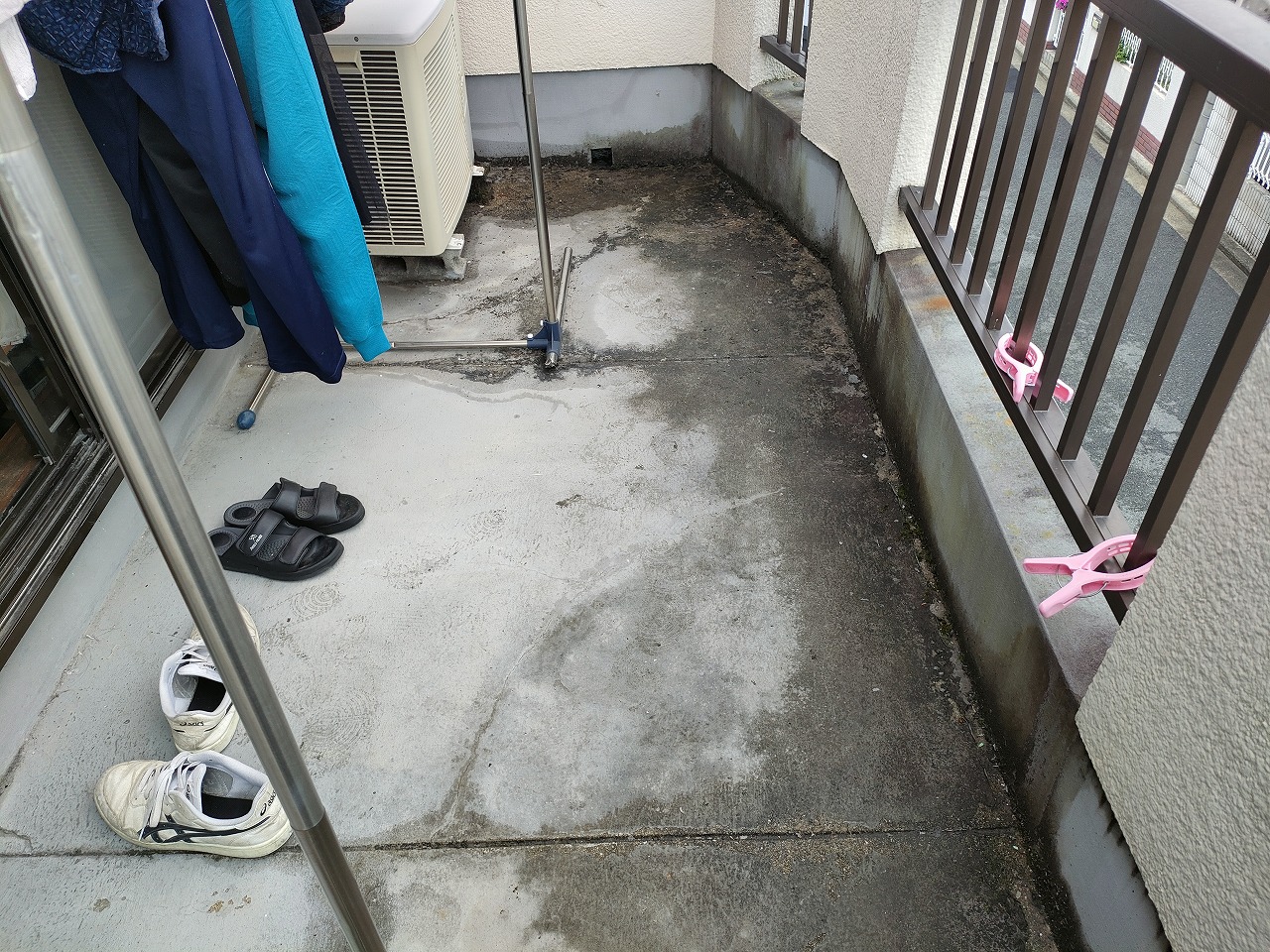 和歌山市で保護モルタルにクラックがあり雨漏りしていました