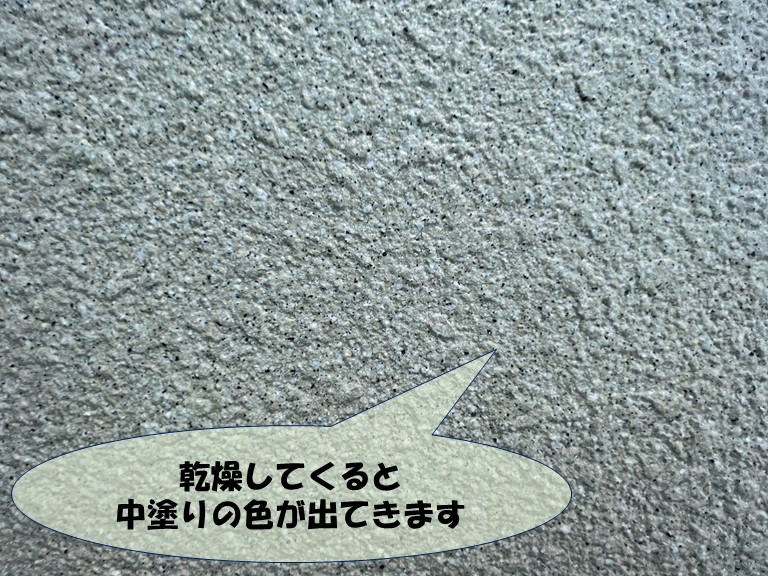 和歌山市でアーバントーン塗装、中塗りの色が浮き出てきます