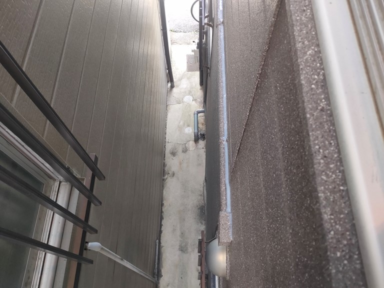 和歌山市で配線部分にコーキングを充填し雨漏りの様子を見てもらうことにしました