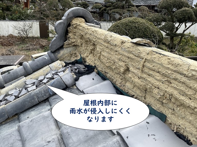 和歌山市の瓦屋根から雨漏り、棟瓦を積み直す工事をおこないました