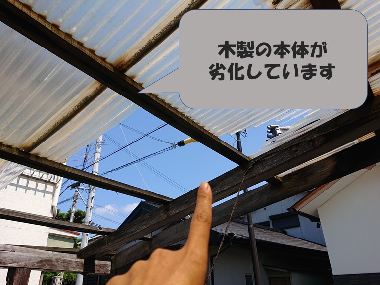 和歌山市の波板張替で木部の本体も劣化していました