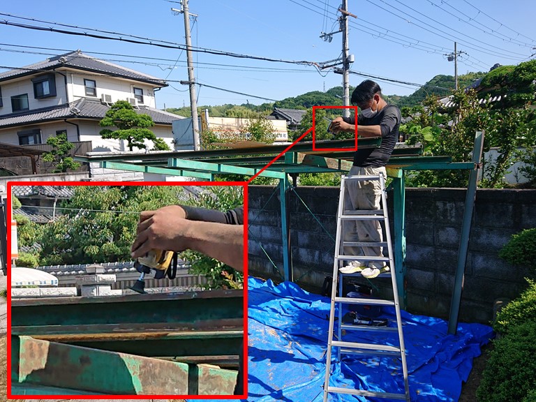 和歌山市の波板張替工事で骨組みを塗装するのでケレン作業します